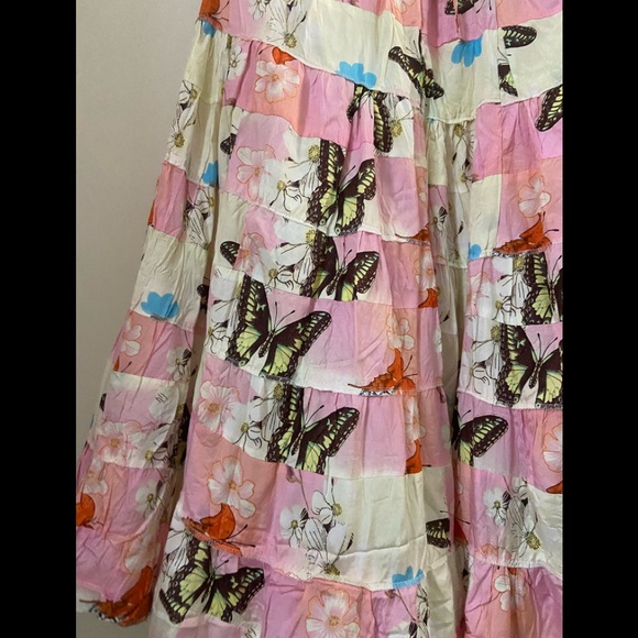 🦋BUTTERFLY PRINT SKIRT 🦋 - Picture 3 of 4